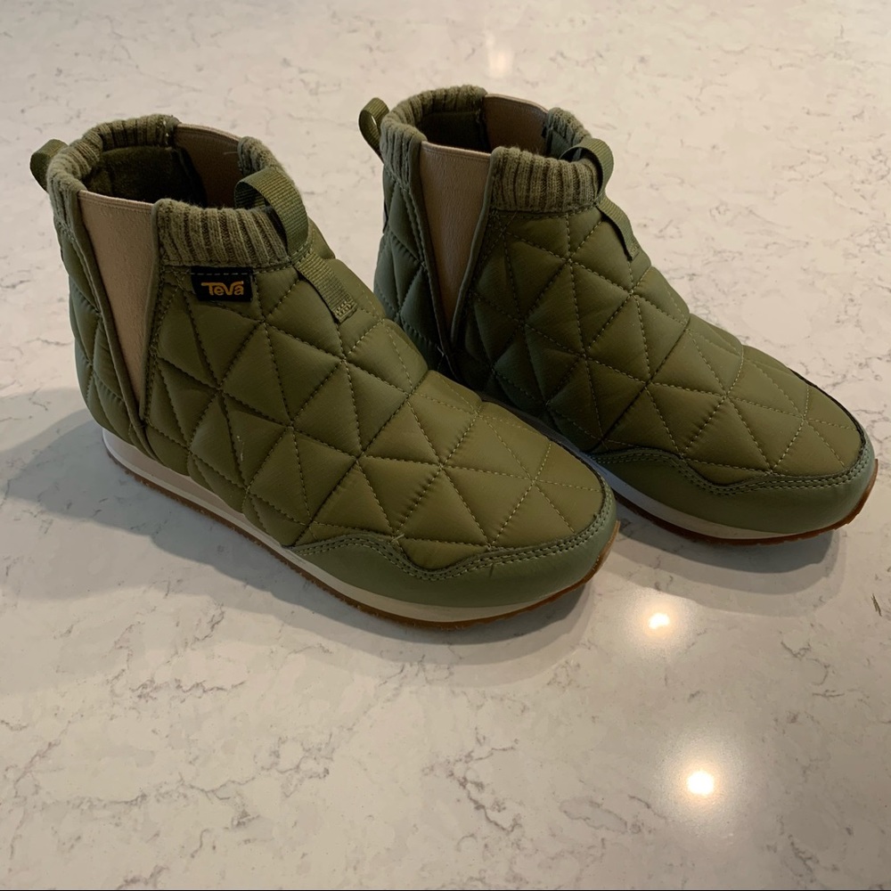 Teva Women's Ember Mid Booties